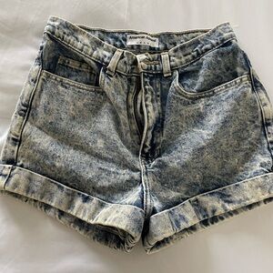 High waisted denim shorts 😎